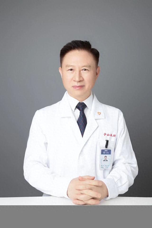 李小英
